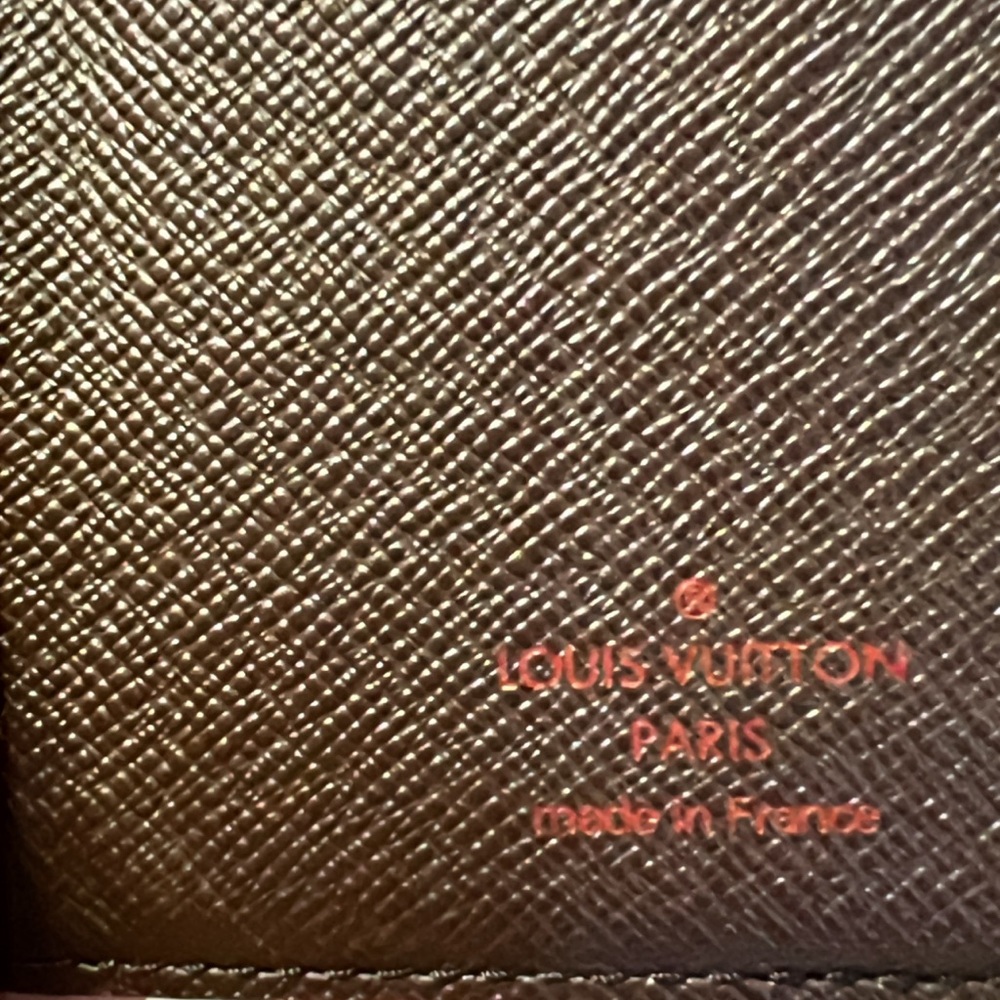 💯% Authentic Louis Vuitton Checkbook Passport Case. - Picture 4 of 10